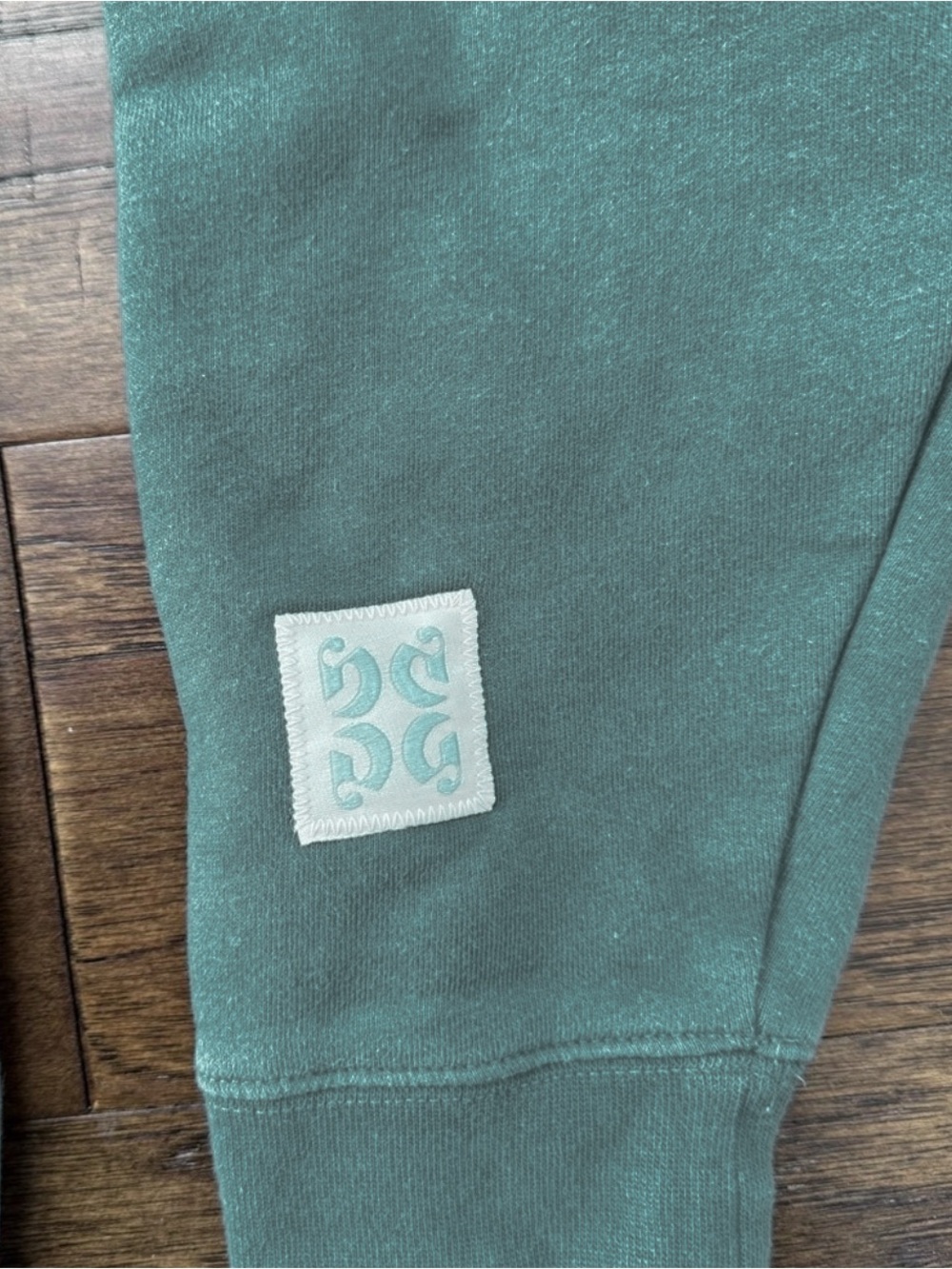 Glossier Limited Edition Embroidered Soft Sage Green Hoodie Size Small - Picture 3 of 8